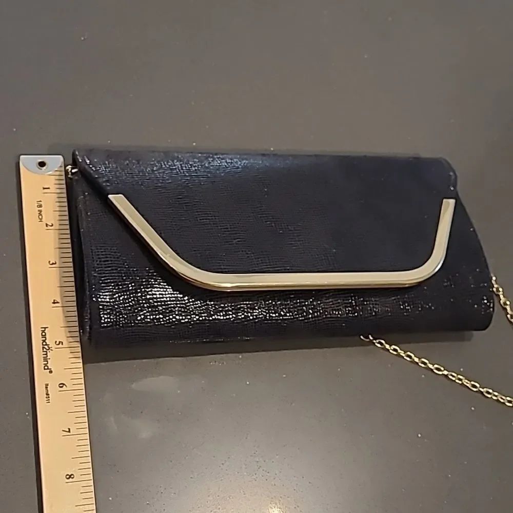 Magnetic closure snap black evening purse, removable gold toned shoulder strap - Picture 5 of 7